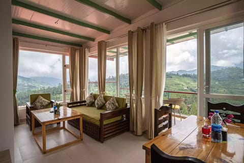 Junior Studio Suite | Living area | LED TV