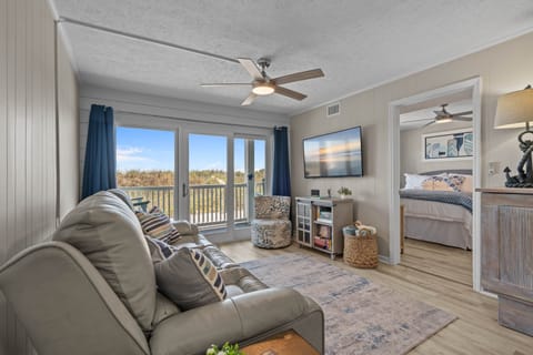 Living Room - Welcome to the Sapphire Pelican -- designed with your comfort in mind!