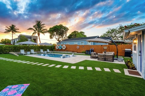 With a massive outdoor footprint, Casa Sol offers space to spread out, lounge in comfort, and gather together—with plenty of seating and shaded spots for every guest.