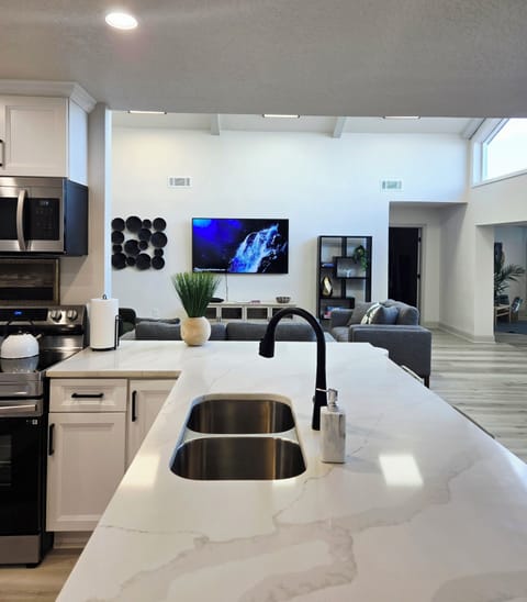 Beautiful chef's kitchen for families that like to cook together.