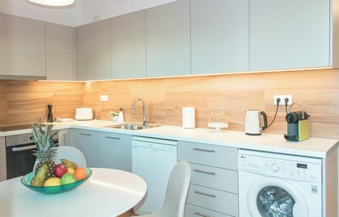 Kitchen 2 (1 of 1)