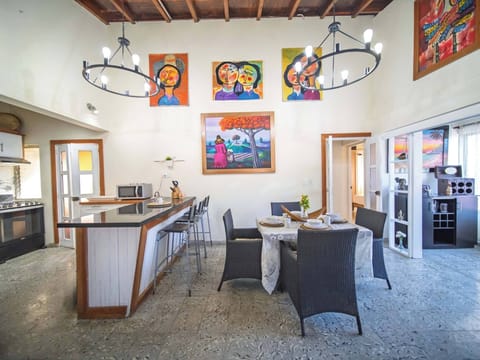 Apartment, 2 Bedrooms, Smoking | Dining room