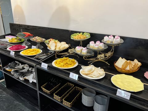 Daily buffet breakfast for a fee