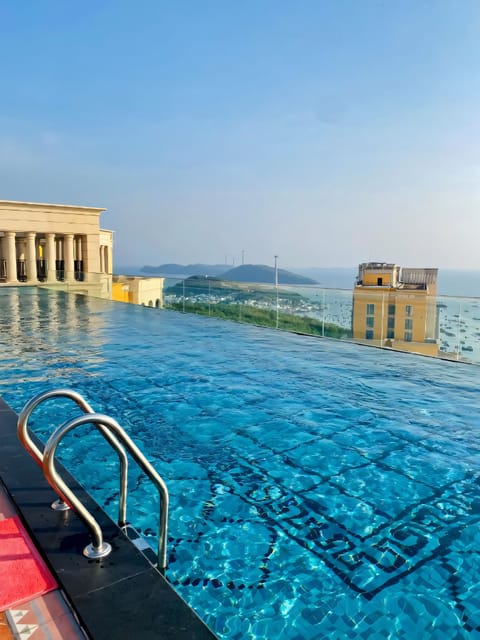 Infinity pool