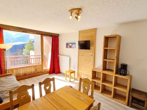 Apartment, Balcony, Chair, Shade, Outdoor Furniture, Daylighting, Aluminium
