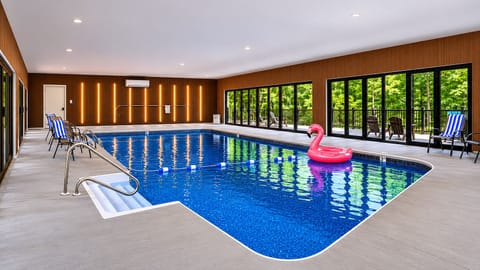 Welcome to 406 Grand! Your ideal retreat for milestone birthdays, family reunions or simply connecting with loved ones.