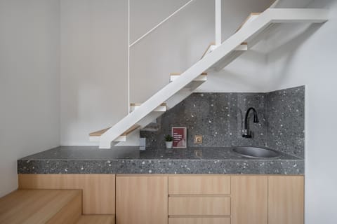 Standard Double Room, City View | Bathroom | Shower, soap, shampoo, toilet paper