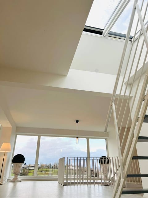 House, 5 Bedrooms, Accessible, Smoking | Interior