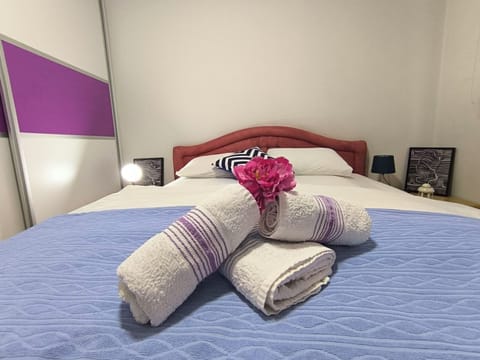 Comfort Apartment, Non Smoking | 2 bedrooms, iron/ironing board, free WiFi, bed sheets