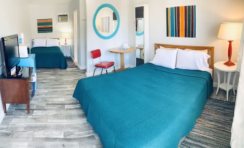 Premium bedding, desk, blackout drapes, free WiFi