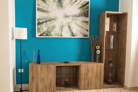 32-inch Smart TV with digital channels, streaming services