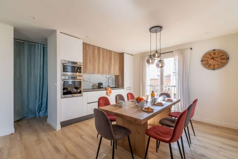 Second fully equipped kitchen