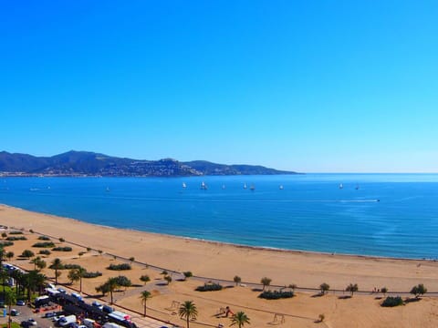 Water, Body Of Water, Beach, Coast, Horizon, Coastal And Oceanic Landforms, Sea, Summer, Shore, Sand