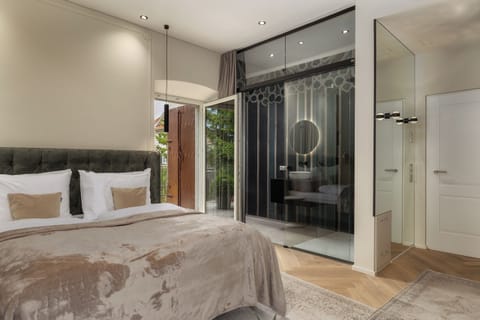 Comfort Double Room | Free WiFi, bed sheets