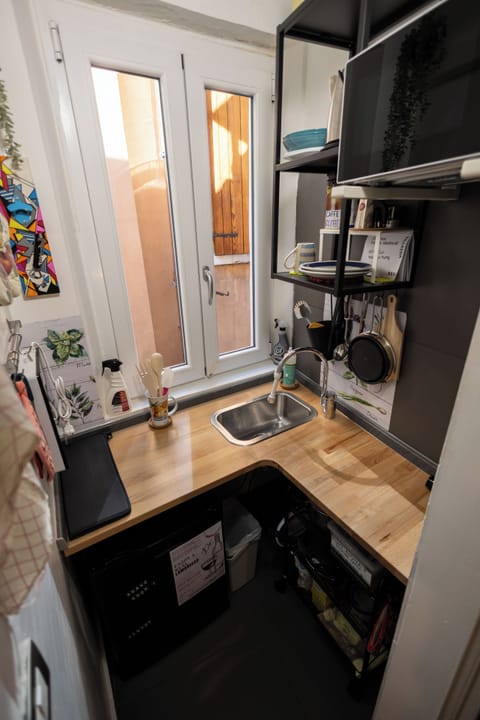 Classic Studio | Private kitchen | Espresso maker, coffee/tea maker, electric kettle