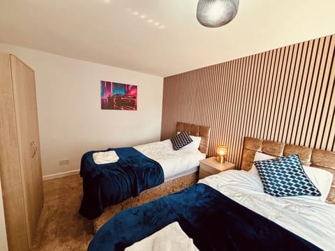 House | 3 bedrooms, iron/ironing board, free WiFi, bed sheets