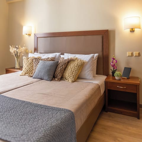 Superior Twin Room | Hypo-allergenic bedding, in-room safe, desk, soundproofing