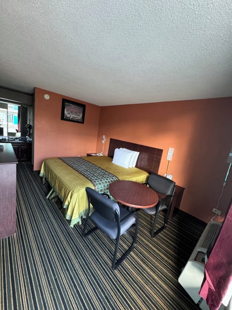 Iron/ironing board, free WiFi