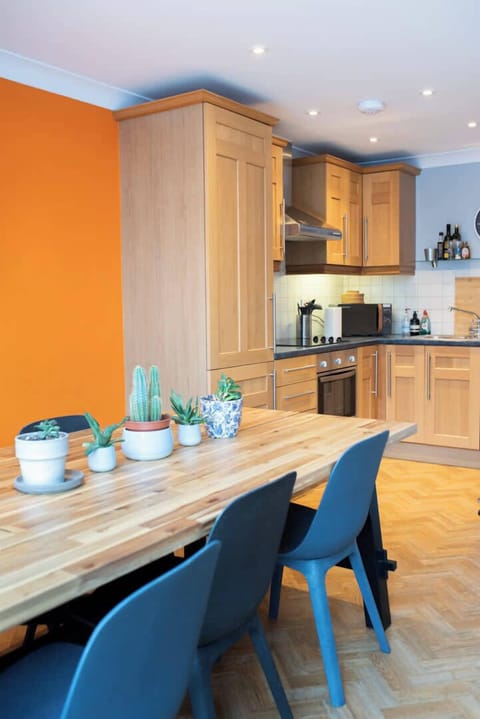 Create memories—this spacious dining table is perfect for hosting family dinners, special occasions, and everything in between.