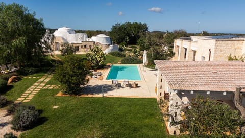 Amenities, Building Exterior, Garden, Kitchen, Main Entrance, Outdoor, Spring, Summer