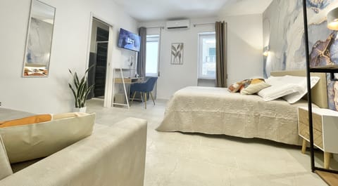 Quadruple Room | Desk, iron/ironing board, free WiFi