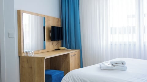 Comfort Double Room Single Use, Balcony, Partial Sea View | Desk, laptop workspace, WiFi (free)