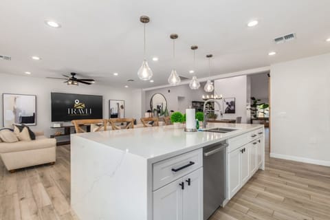 House | 5 bedrooms, Internet