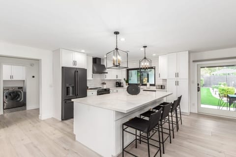 House, Accessible | 5 bedrooms, high-speed internet