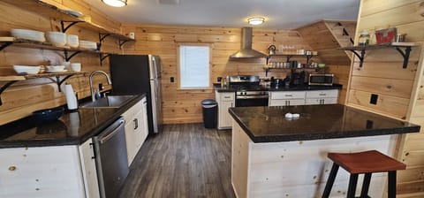 Large Fully Equipped Kitchen