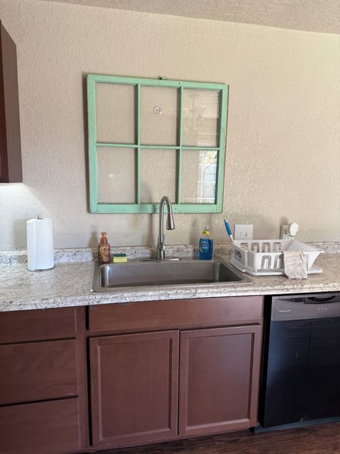 Kitchen sink area