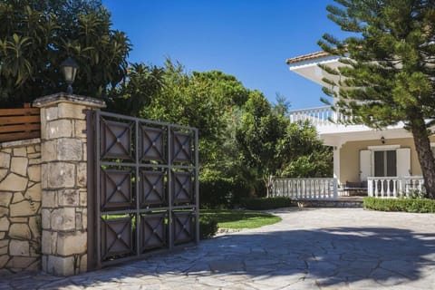 Entrance / Reception