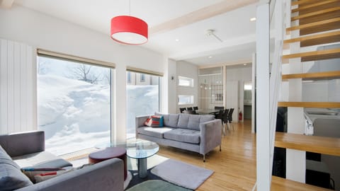 House, 3 Bedrooms | Living area
