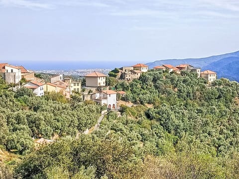 Hill, Natural Landscape, Residential Area, Rural Area, Highland, Landscape, Hill Station, Human Settlement, Village, Mountain Range