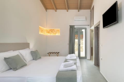 Villa, Mountain View | 2 bedrooms, in-room safe, blackout drapes, iron/ironing board