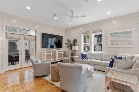 Living Room/Pool Patio Access