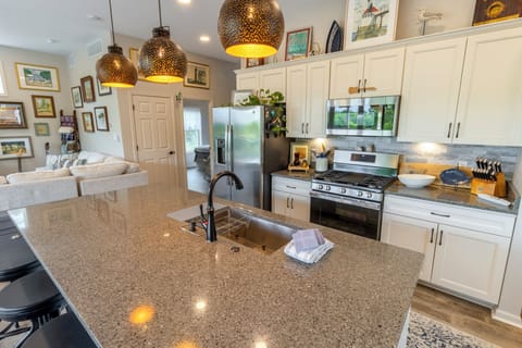 Main Level | Kitchen