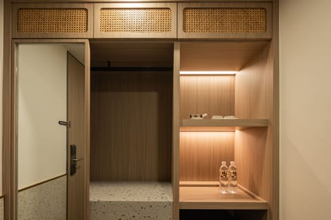 Elite Twin Room | Living area | LCD TV