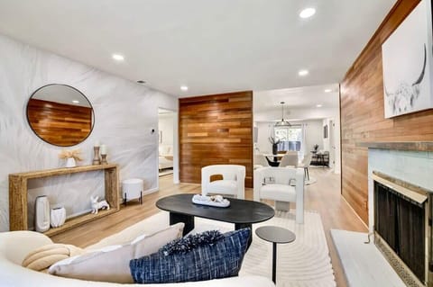 House (4 Bedrooms) | Front of property