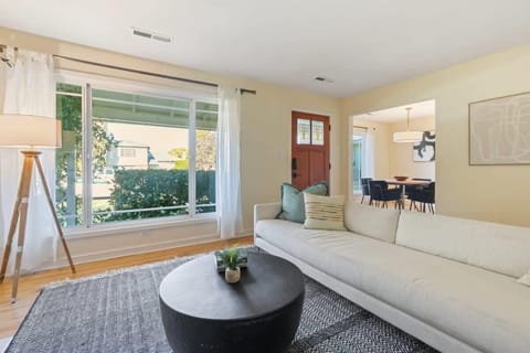 House, Garden View (3 Bedrooms) | Living area