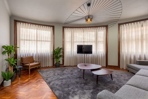 Apartment | Living room | Fireplace