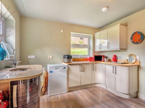 Kitchen | Greystonedale Mansion Holiday Retreat, Haltwhistle