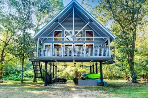 Beautiful raised cabin