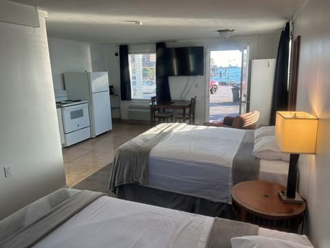 Premier Studio Suite | Premium bedding, pillowtop beds, individually decorated