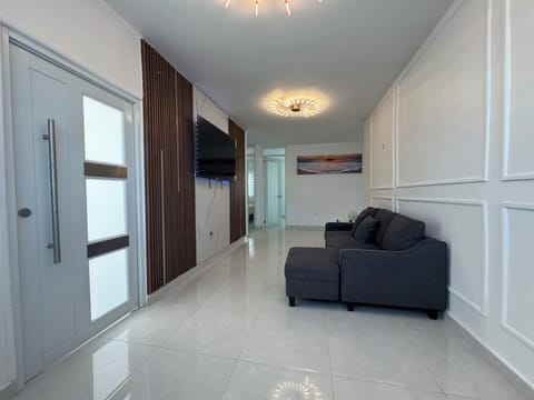 Luxury Villa, City View | Living area