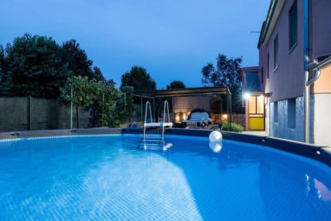 Holiday Home Swimming Pool