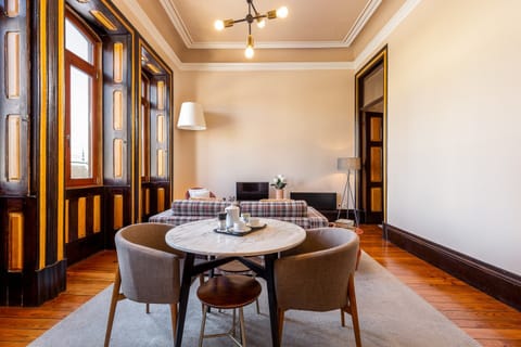 Apartment | Dining