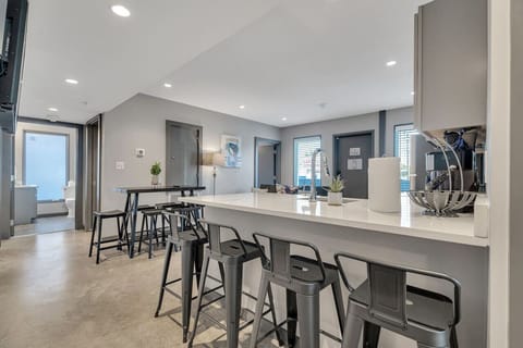 Kitchen + dining area