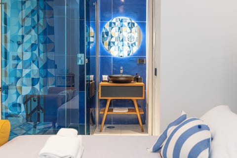 Luxury Studio Suite, Balcony, Sea View | In-room safe, desk, free WiFi