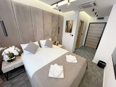 Comfort Double Room | In-room safe, free WiFi