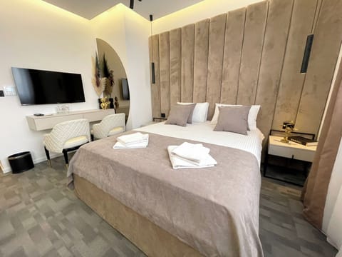 In-room safe, free WiFi